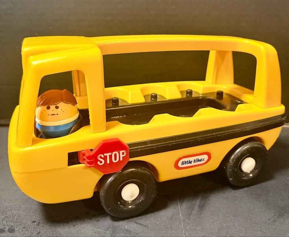 Little tikes Vintage Toddle Tots Yellow School Bus & kid
